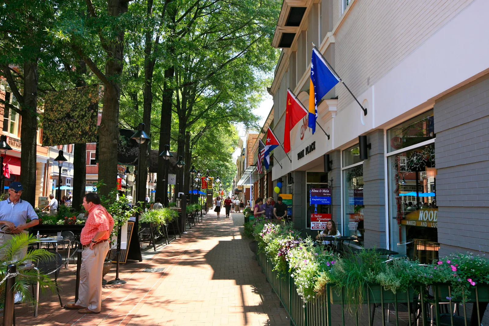 File:Downtown Mall, Charlottesville, Virginia (5867535213).jpg - Wikimedia Commons