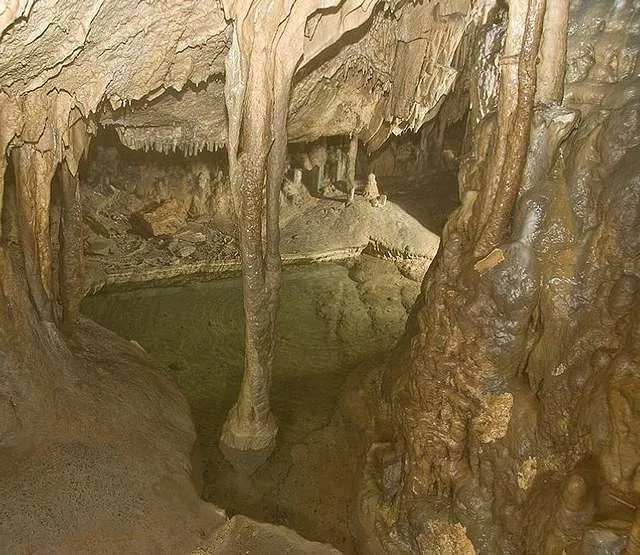 Cleopatra’s Pool in Gap Cave, Cumberland Gap National Historical Park, 2016. - PICRYL - Public Domain Media Search Engine Public Domain Search